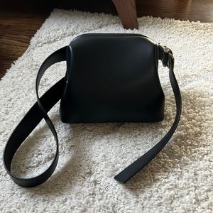 NWOT Osoi mini brot - black